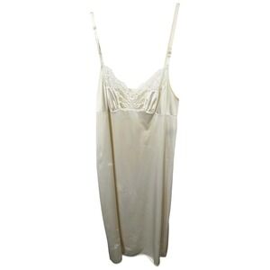 VTG Vassarette Cream Lace Trim Slip Nightgown Sleepwear Ivory Satin 1809